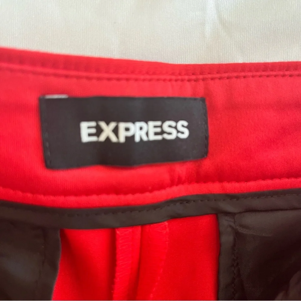 NWT Express Women's Shortie Mid-Rise Shorts Cuffed Pockets Stretch Preppy Size 6